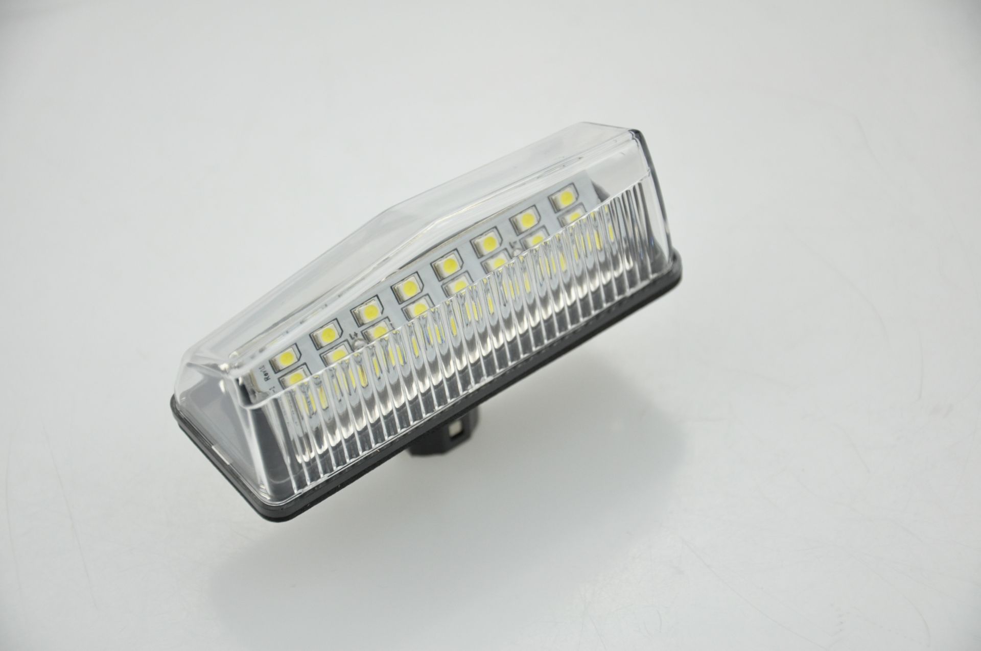 products/724/ct200h svetla tablice lexus.jpg - LED SIJALICE ZA OSVETLJENJE TABLICE - LEXUS 030407 - Xenon Svetla Beograd